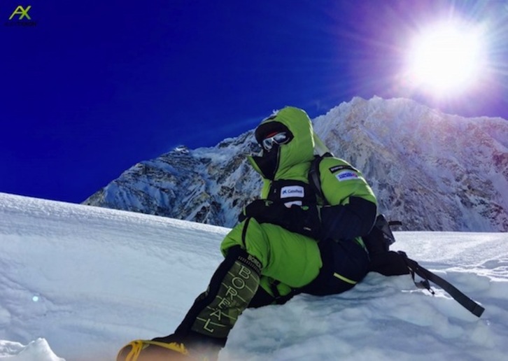 Everesteko lehen kanpalekura iritsi da Alex Txikon alpinistaren espedizioa. (ALEXTXIKON.COM)