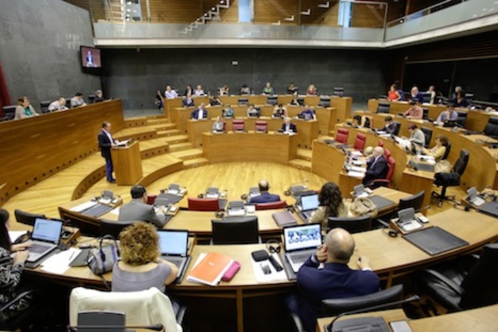 La Cámara ha pedido que se retiren las evaluaciones finales de ESO y Bachillerato. (PARLAMENTO DE NAFARROA)