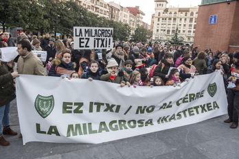 Protesta contra el cierre de La Milagrosa. (Monika DEL VALLE / ARGAZKI PRESS)