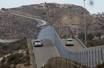 Este es el muro que Trump desea ampliar. (Sandy HUFFAKER / AFP)
