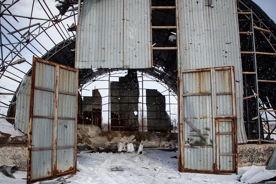 La destrucción en la zona del frente del Donbass es bastante importante, la mayoría de infraestructuras están tocadas. (Juan TEIXEIRA)