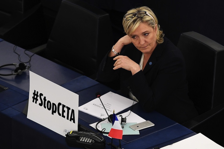 Marine Le Pen ere CETAren kontra agertu da. (Frederick FLORIN / AFP)