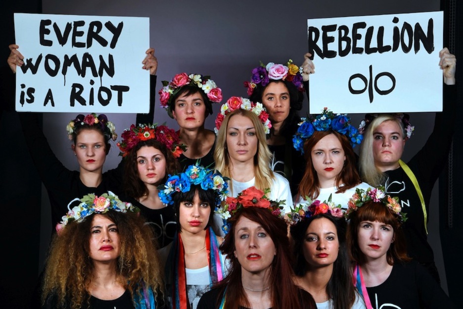 Femen taldeko hainbat emakume, Parisen. (Christophe SIMON/AFP) 
