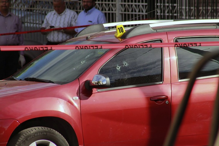 Miroslava Breach ha sido tiroteada cuando se disponía a abandonar su casa en coche. (Heber ARMENDARIZ / AFP)
