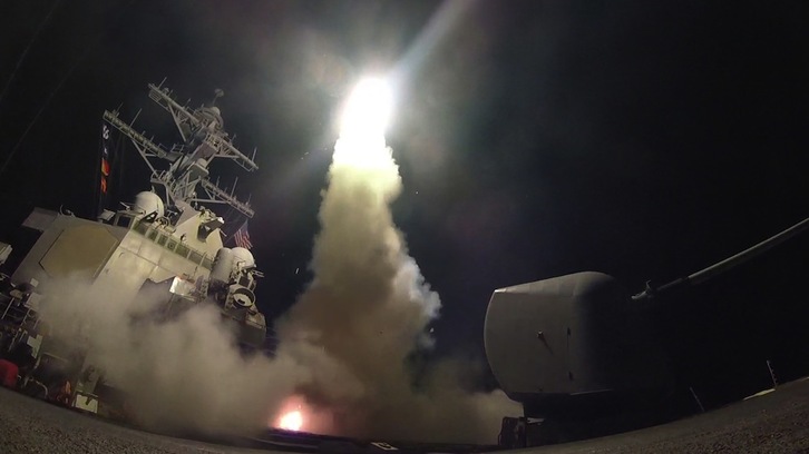Misil lanzado desde un buque de guerra estadounidense. (Ford WILLIAMS / AFP)