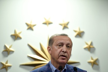 Recep Tayyip Erdogan compareció en la sede de su partido. (Bulent KILIC/AFP) 