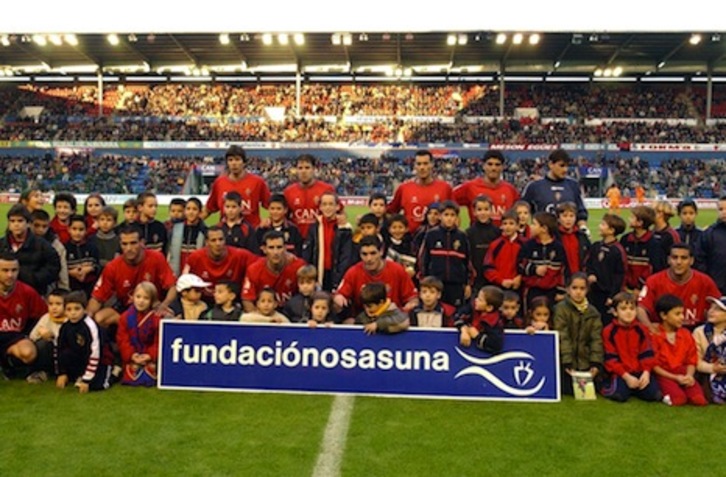 El Sadar, en una imagen de 2002, cumple medio siglo de historia. (Lander F. ARROYABE/ARGAZKI PRESS)