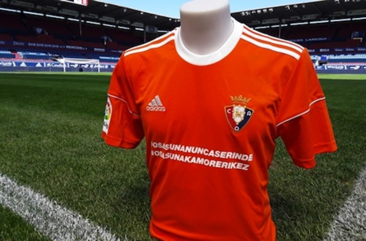 Osasuna jugará ante el Barça con camiseta naranja por exigencias de la televisión. (OSASUNA)