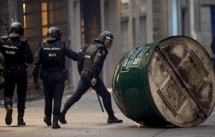 Imagen de los incidentes del 11 de marzo en Iruñea. (Iñigo URIZ/ARGAZKI PRESS)