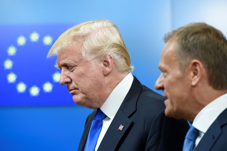 Donald Trump y Donald Tusk, reunidos en Bruselas. (Thierry CHARLIER/AFP PHOTO)