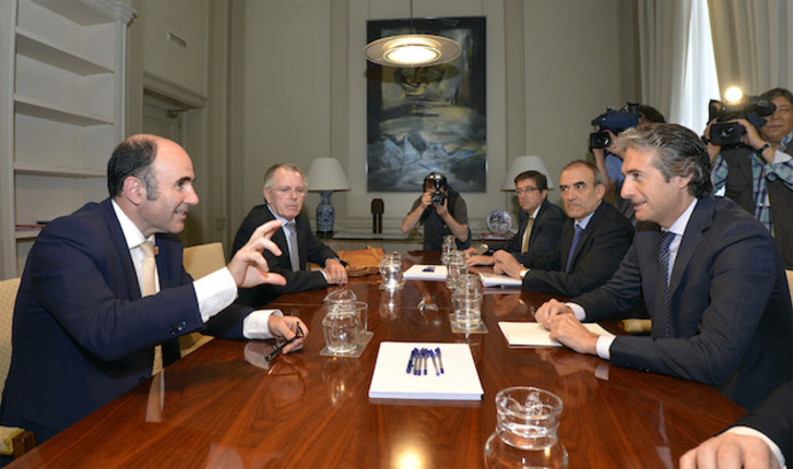 La reunión entre Manu Ayerdi e Iñigo de la Serna en Madrid. (navarra.es)