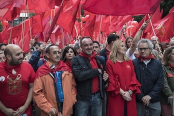 Javier Esparza y Ana Beltrán, en la manifestación del sábado. (Jagoba MANTEROLA/ARGAZKI PRESS)