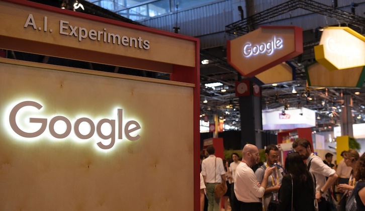 Stand de Google en una feria tecnológica de París. (Bertrand GUAY/AFP)