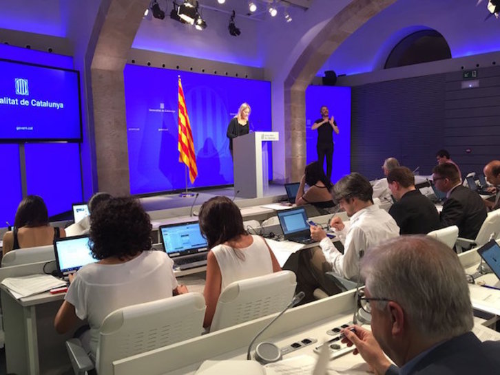 La portavoz del Govern, Neus Muntén en su comparecencia de este martes. (@govern)