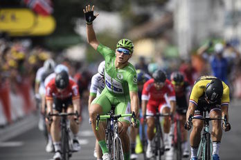 La mano de Kittel muestra su número de victorias en lo que va de Tour. (Lionel BONAVENTURE / AFP)