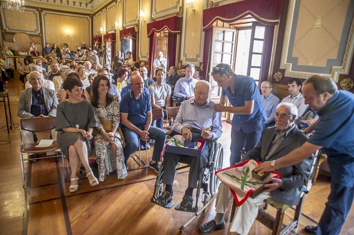Egaña y Ernabide, gudaris homenajeados en Bergara. (Jaizki FONTANEDA/ARGAZKI PRESS)