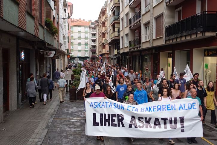 Liher Aretxabaletaren askatasuna exijitzeko manifestazioa, Lekeition. (@ttipilekitto)