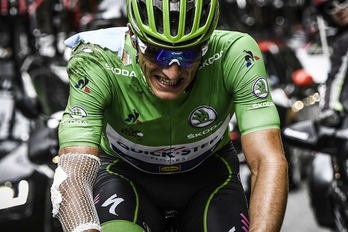 Kittel, que portaba el maillot verde, ha abandonado la carrera. (Jeff PACHOUD/AFP) 
