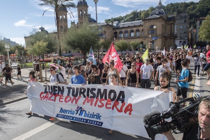 Manifestación de Ernai en las calles de Donostia. (Juan Carlos RUIZ/ARGAZKI PRESS)