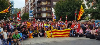 Concentración de aficionados de Athletic y Girona en Bilbo. (@ehbildubilbo)
