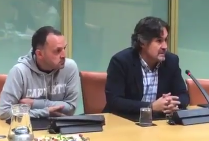 Los parlamentarios de EH Bildu Unai Urruzuno y Peio Urizar. (@ehbildu_legebil)
