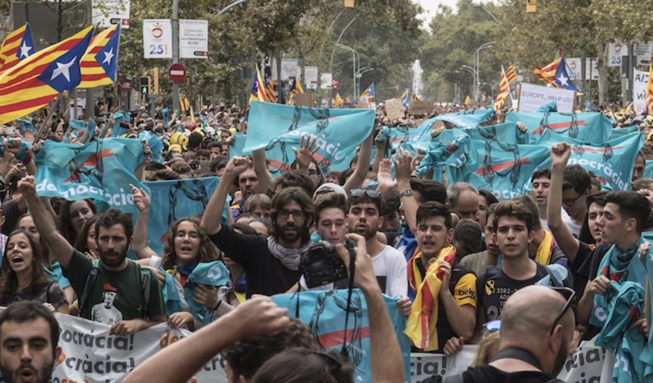 Los manifestantes han reclamado democracia. (Jagoba MANTEROLA/ARGAZKI PRESS)