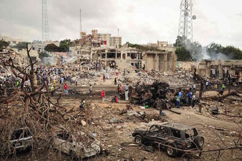 Imagen de la devastación causada por el atentado. (Mohamed ABDIWAHAB/AFP)