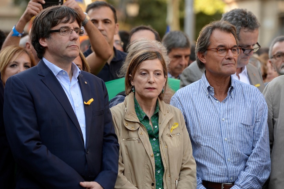 Puigdemont, Carme Forcadell y Artur Mas. (Josep LAGO/AFP)