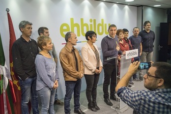 Integrantes de la Mesa Política de EH Bildu han comparecido en Donostia. (Juan Carlos RUIZ/ARGAZKI PRESS)