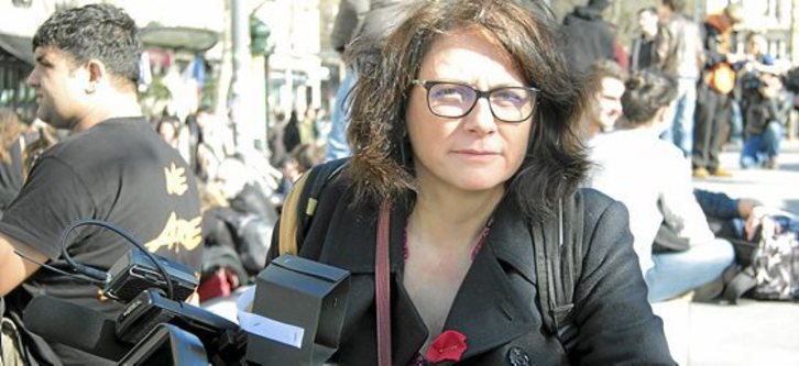 Mariana Otero durant le tournage de "L'Assemblée", place de La République à Paris. (c) DR