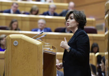 Soraya Saenz de Santamaría ha comparecido en la Comisión del Senado. (Javier SORIANO / AFP)
