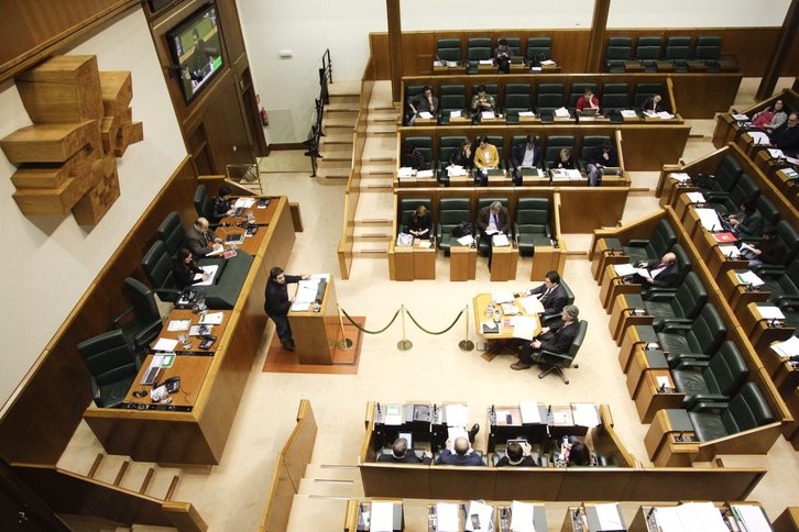 El pleno del Parlamento de Gasteiz ha reclamado la competencia de prisiones. (@PVasco_EuskoL)