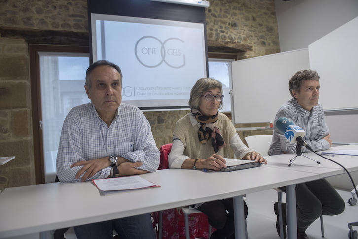 Profesionales de OEIT- GEIS, durante la comparecencia. (Juan Carlos RUIZ/ARGAZKI PRESS)