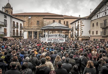 Euskal Herria: La juez Carmen Lamela de la Audiencia Nacional ordena encarcelar a seis vecinos de Altsasu. 1127_eh_ALTSASU