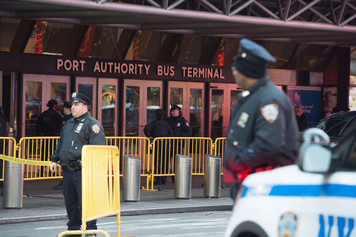 La estación de autobuses de la Autoridad del Puerto, la principal de Manhattan, ha sido el escenario del ataque. (Bryan R. SMITH/AFP)