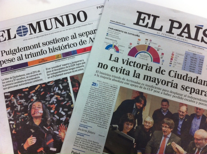 Portadas de ‘El Mundo’ y ‘El País’ de hoy. 