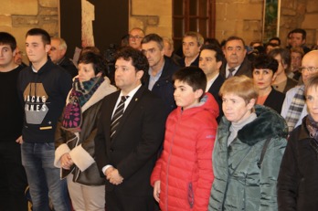 El acto ha tenido lugar en el salón de plenos del Ayuntamiento de Zarautz. (GIPUZKOAKO ALDUNDIA)