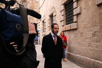 Antoni Molons, a su llegada al Palau de la Generalitat. (Pau BARRENA / AFP)