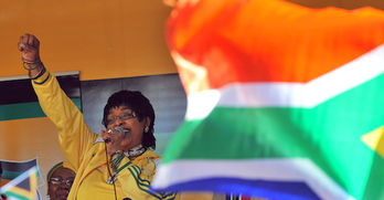 Winnie Madikizela-Mandela, en un acto del Congreso Nacional Africano en 2010. (Alexander JOE/AFP) 