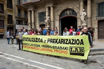 Concentración de LAB en Iruñea contra la estatalización de las relaciones laborales. (Iñigo URIZ/FOKU)