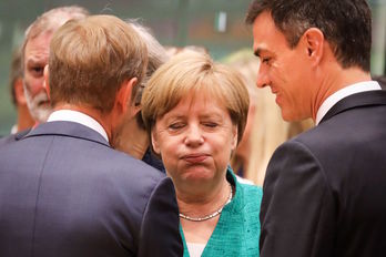 Tusk, Merkel y Sánchez, durante la cumbre celebrada en Bruselas. (Ludovic MARIN / AFP)