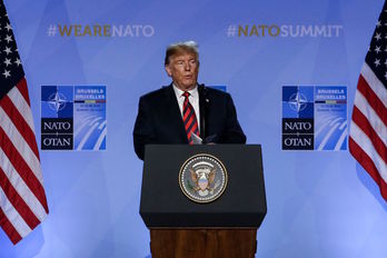 Donald Trump ha ofrecido una rueda de prensa de urgencia durante la cumbre de la OTAN. (Aris OIKONOMOU / AFP)