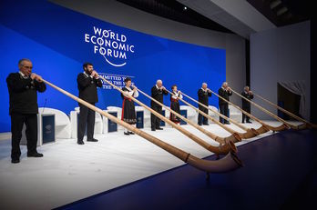 Ceremonia de apertura del Foro de Davos. (Fabrice COFFRINI/AFP)