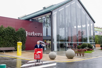 El centro comercial Garbera, en Donostia, se encuentra en estos momentos en plena ampliación. (Juan Carlos RUIZ / FOKU) 