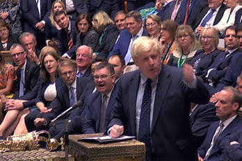 Boris Johnson interviene en la Cámara de los Comunes. (AFP)