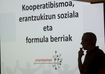 Una charla de un foro de empresas organizado en la sede de Ulma. (Luis JAUREGIALTZO | FOKU)