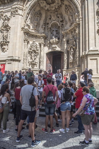 Turistas en la Parte Vieja de Donostia. (Gorka RUBIO/FOKU)