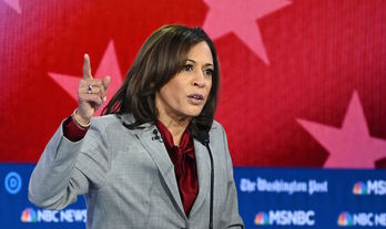 La senadora Kamala Harris, durante uno de los debates de las primarias demócratas. (Saul LOEB/AFP)