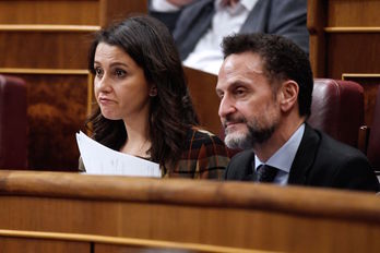 Inés Arrimadas, en su escaño en el Congreso antes de su intervención. (Pierre-Philippe MARCOU/AFP)
