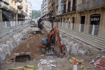 Obras del Metro en la calle Easo, entre las calles Arrasate y San Marcial. (Gorka RUBIO / FOKU)